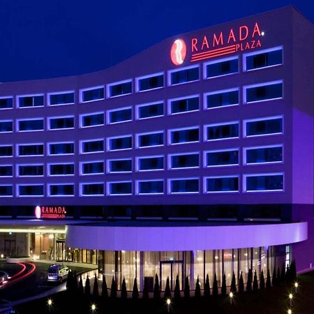 Hotel Ramada Plaza Craiova Exterior foto