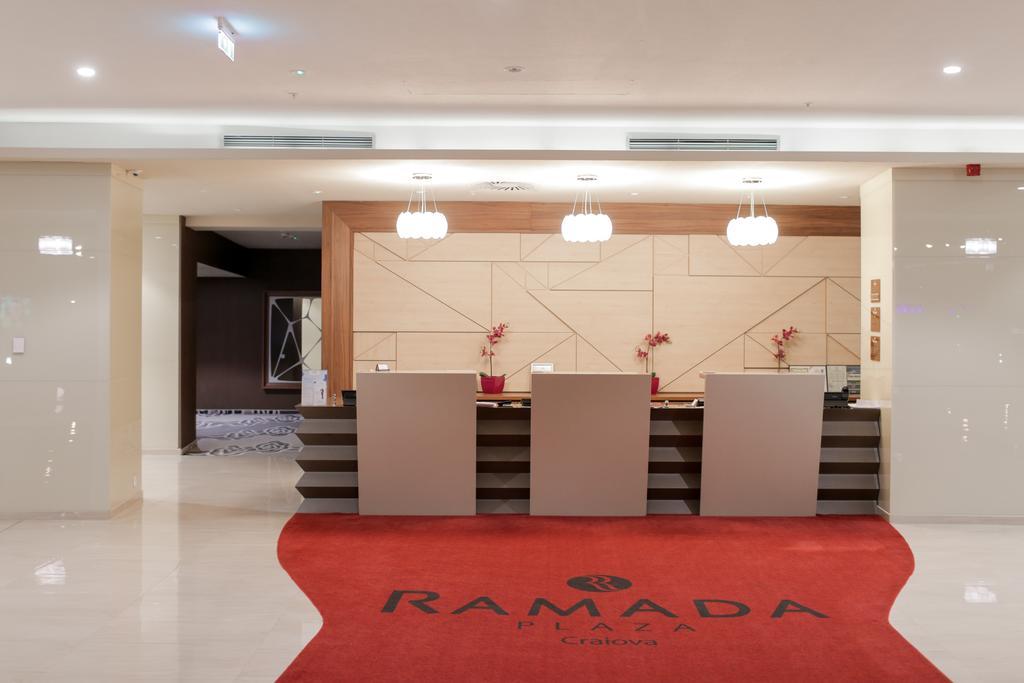 Hotel Ramada Plaza Craiova Exterior foto